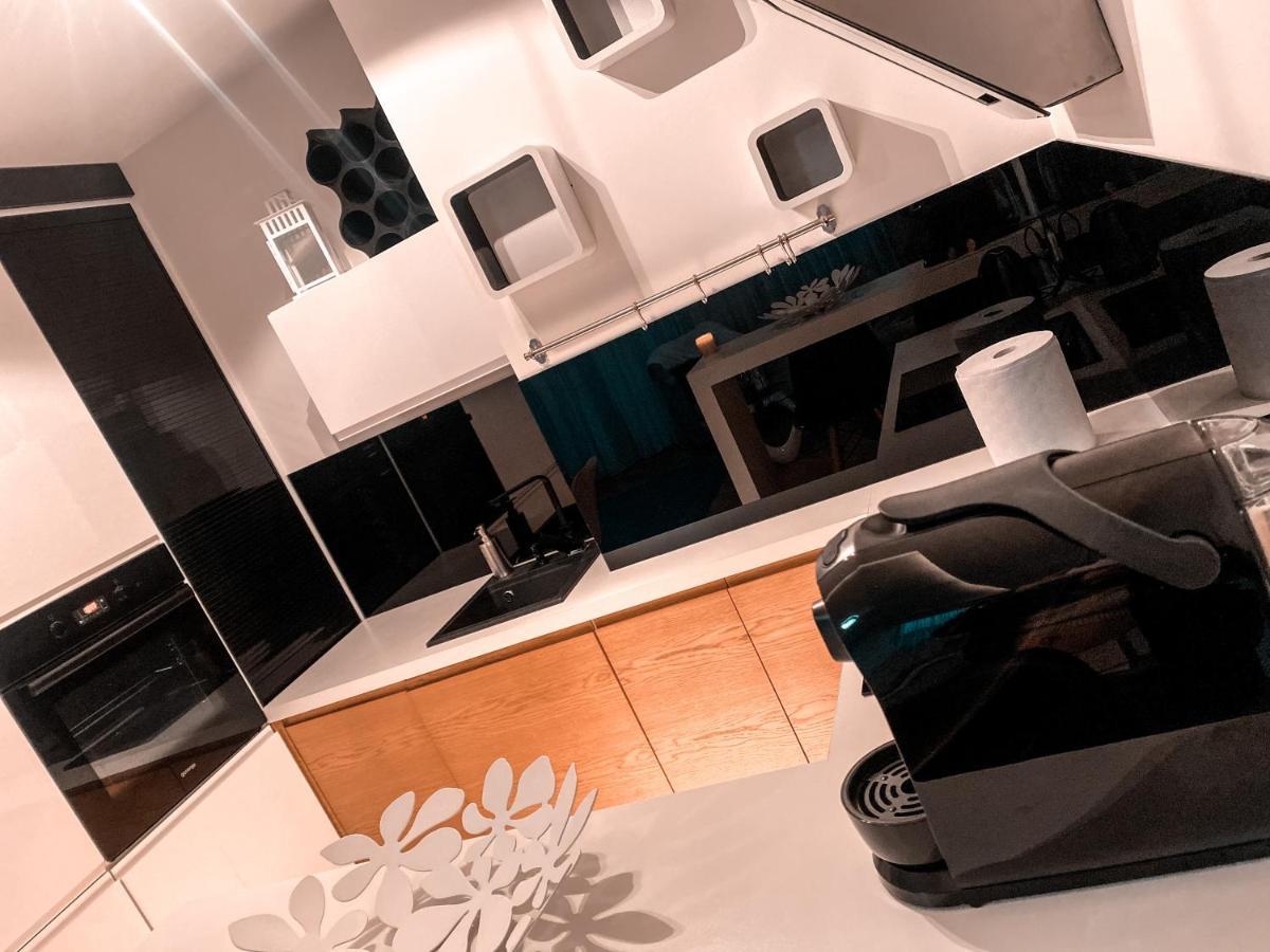 Apartament Solna 80 - Centrum Miasta Z Podziemnym Garazem Kielce Luaran gambar